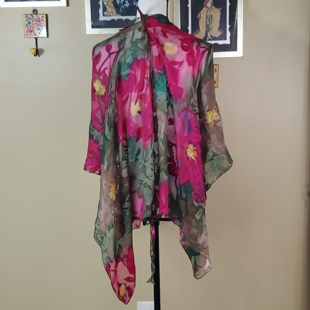 Floral wrap scarf - Picture 3 of 5